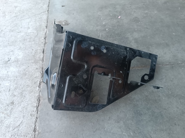 Кріплення фари передньої, правої 51647342502 BMW