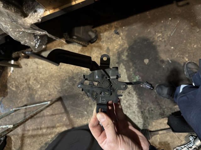Замок капота 5351048300 TOYOTA