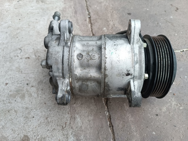 Компресор кондиціонера 64525A3F1D1 BMW