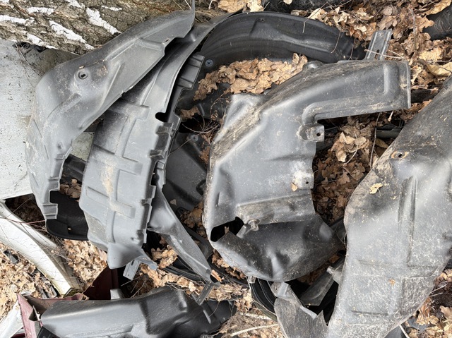 Підкрилок задній правий 68209676AF CHRYSLER