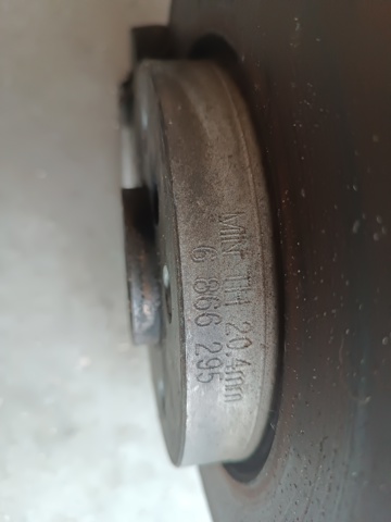 Цапфа поворотна ліва 6870831 BMW