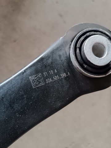 Важіль задньої підвіски верхній, правий 80A505398A VAG