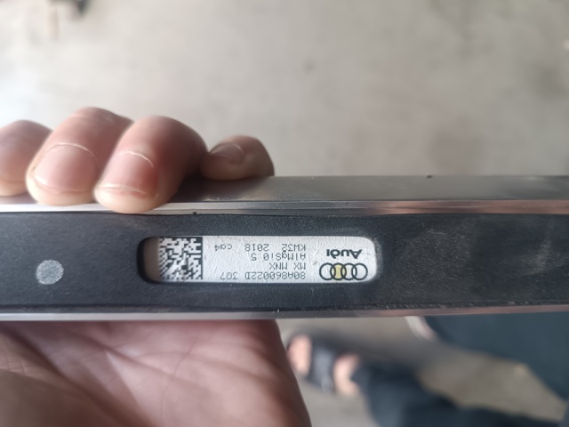 Рейлінг даху правий 80A860022D3Q7 VAG