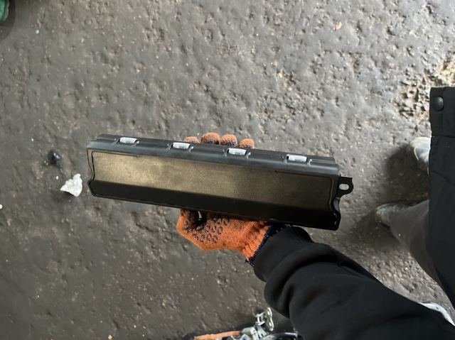 Ейрбег захисту колін нижня 85105993 GM