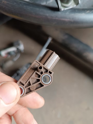Датчик Ейрбег передній 8K0959651 VAG