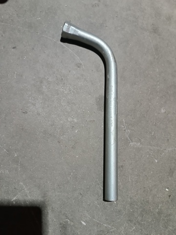 Гак буксирувальний Audi Q3