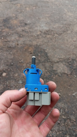 Жабка стопів 8T4T9G854AA FORD