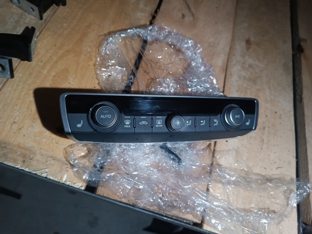 8V0820043AF VAG