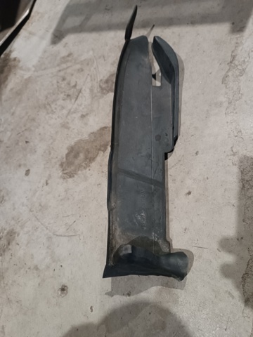 Заглушка жабо збоку 8V0821170E VAG