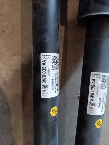 Стійка задня права 8W0035AA VAG