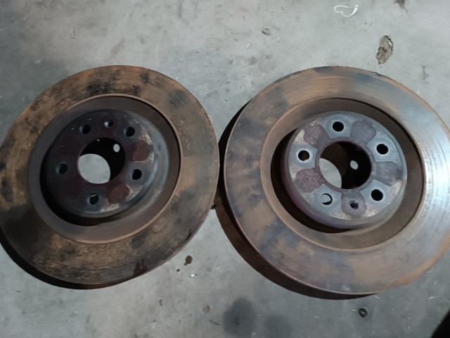 Диск переднього гальма 8W0615301AB VAG
