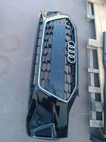 Бампер на авто 8W0807065BEGRU VAG