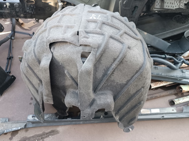 Підкрилок заднього крила, лівий 8W0810171F VAG