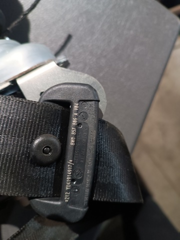 Пасок безпеки задній правий 8W0857806AV04 VAG