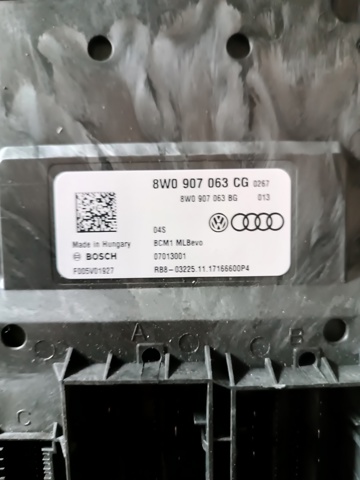 Блок управління бортової мережі 8W0907063CG VAG