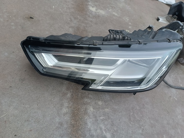Фара дальнього світла в зборі 8W0941033B VAG