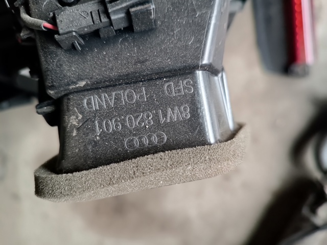 Решітка повітроводу ліва 8W1820901B VAG