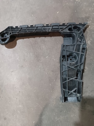 Направляюча переднього бампера, права 8W5807454A VAG