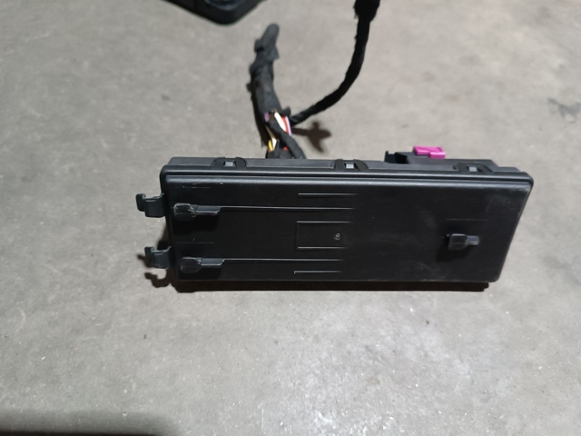 Блок управління відкриття кришки багажника 8W8959107B VAG