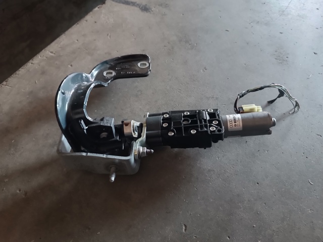 Амортизатор кришки багажника / двері 3/5-ї задньої 8W9827851A VAG