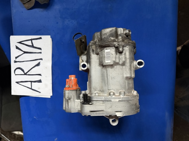 Компресор кліматичної установки 926005MP0A NISSAN