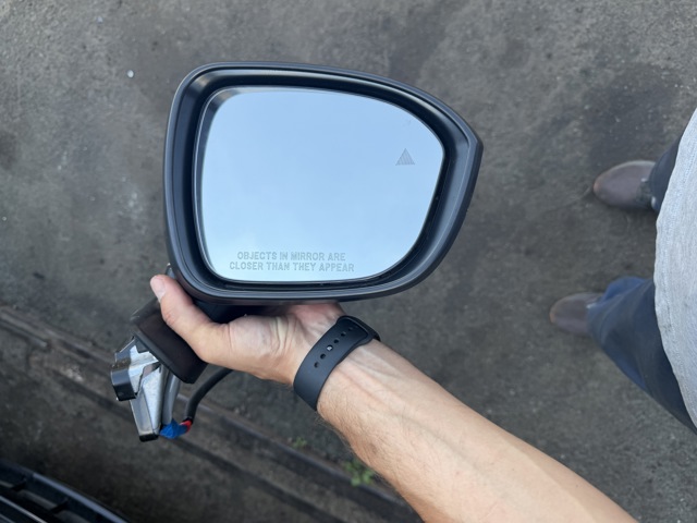 Праве дзеркало заднього виду 963015MR3A NISSAN