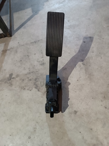 Педаль акселератора A1773001800 MERCEDES