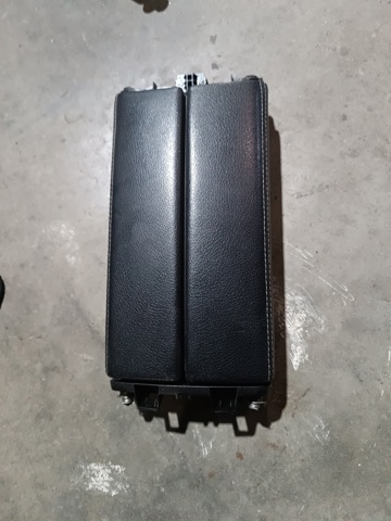 Кришка підлокітника A17768066037C70 MERCEDES