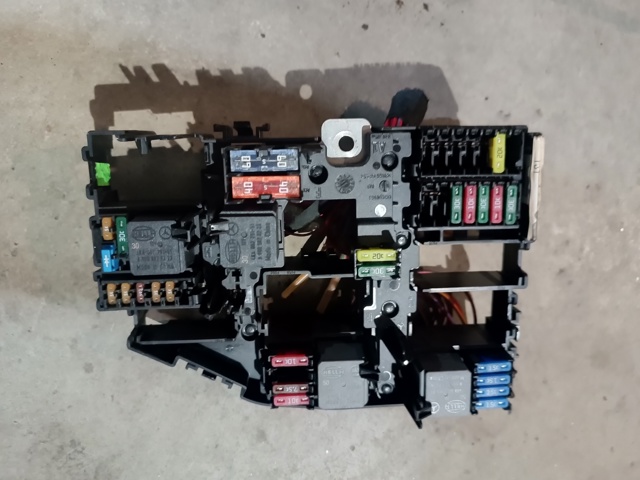 Реле запобіжників A1779069601 MERCEDES