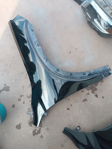 Переднє праве крило A2478810201 MERCEDES