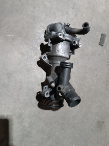 Помпа охолодження A2602001100 MERCEDES