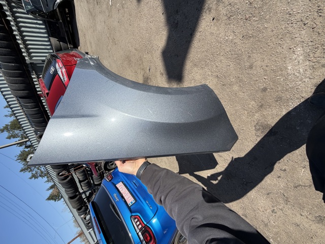 Переднє ліве крило GN1Z16006D FORD