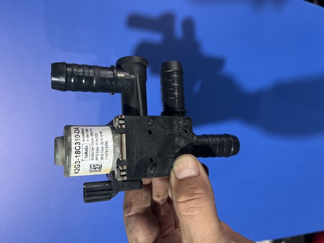 Регулюючий клапан охолоджувальної рідини K2G318C310DA FORD