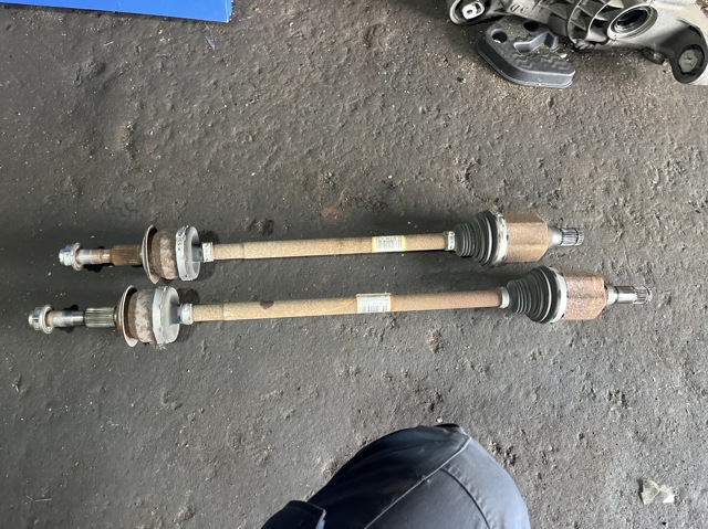 Піввісь задня, права K2GP4K138AC FORD
