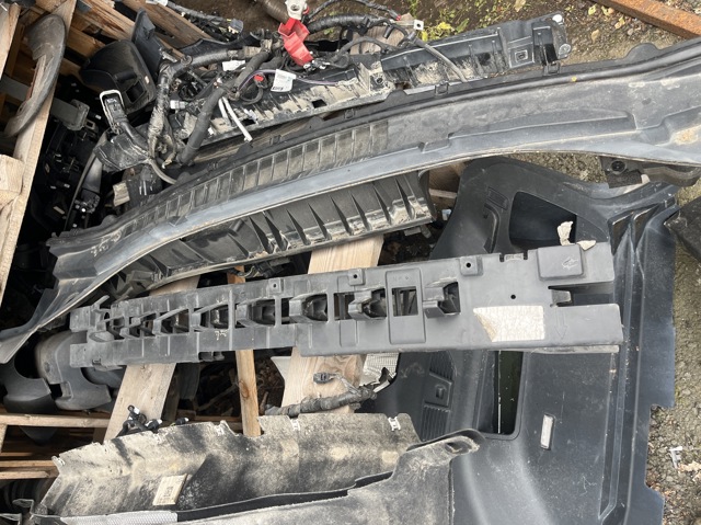 Наповнювач бампера переднього KT4B17E898A FORD