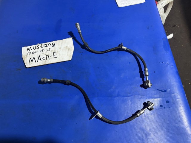 Гнучка гальмівна трубка передня LJ9Z2078A FORD