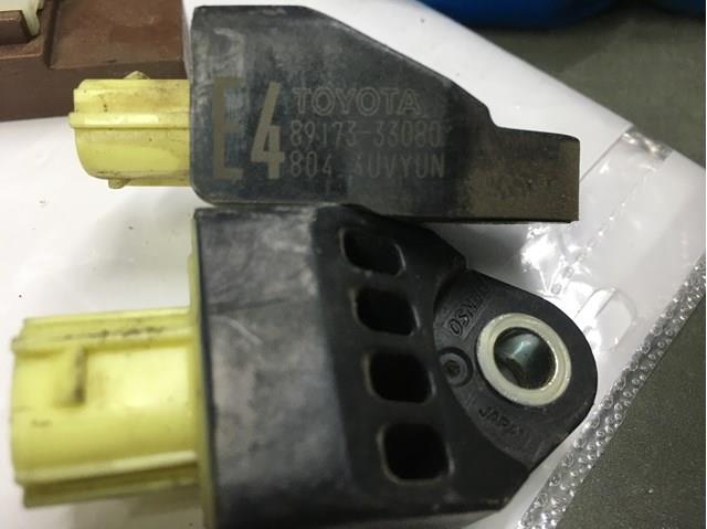 Датчик подушки безпеки 8917333080 TOYOTA