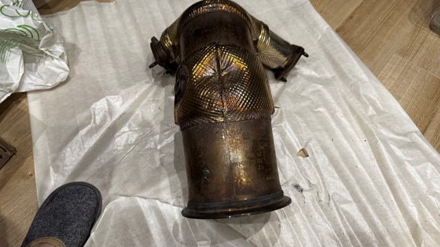 Труби і підвіска глушника 8W0254252TX VAG