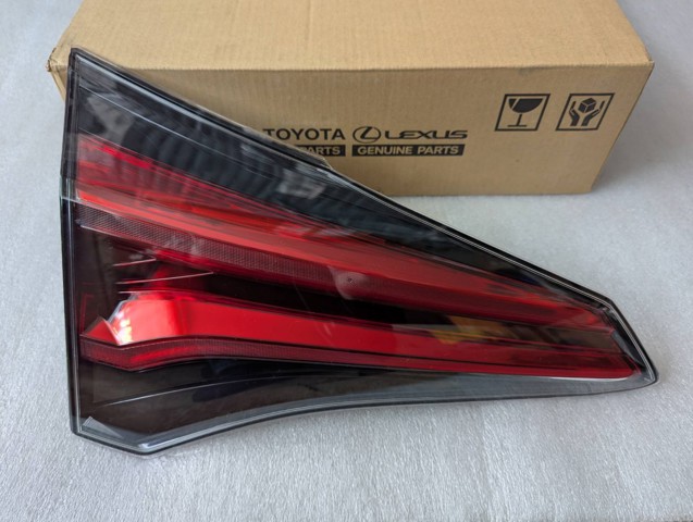 Стоп задній 8159042032 TOYOTA