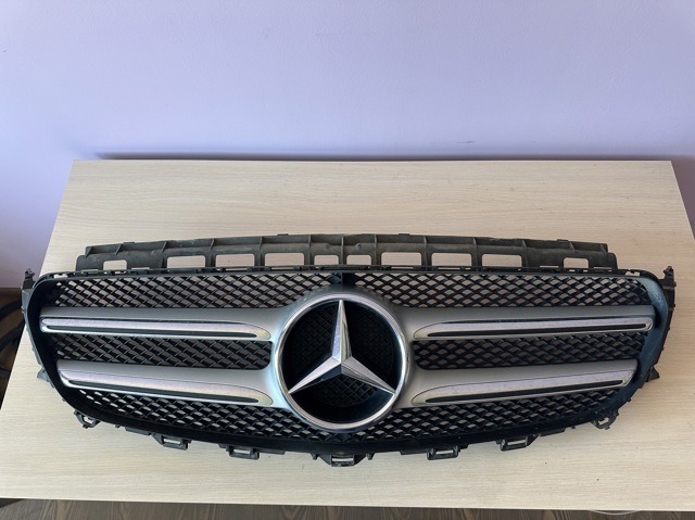 Облицювання радіатора 2138880123 MERCEDES