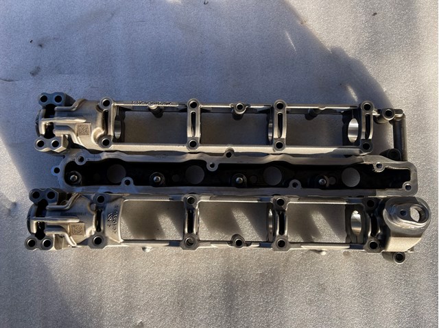 Корпус розподільчого валу Mercedes E