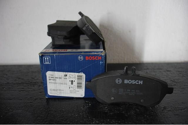 Передні гальмівні колодки 0986494593 BOSCH