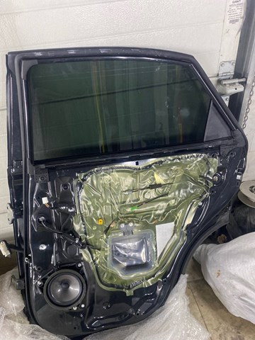 Скло задньої двері правої 6810378020 TOYOTA