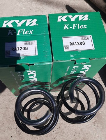 Пружина амортизатора передняя RA1208 KAYABA