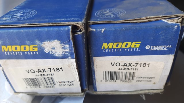 Тяга рульова поперечна VOAX7181 MOOG