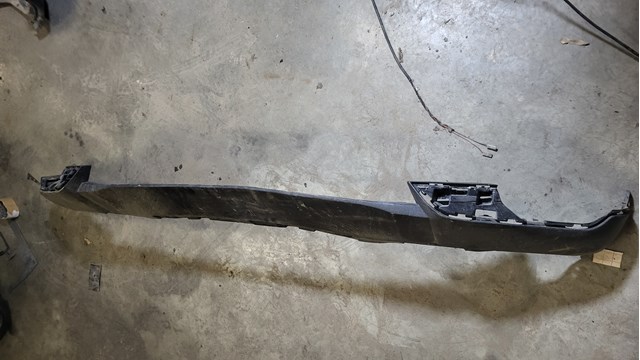 Нижня накладка на передній бампер 51117421792 BMW