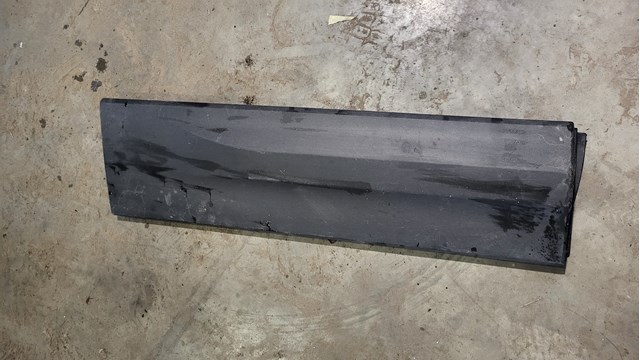 Накладка задніх правих дверей 57A854950 VAG