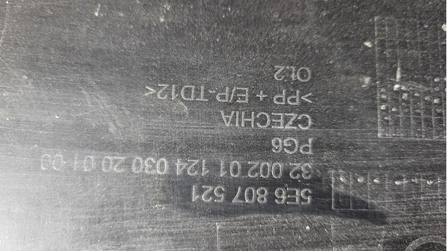 Нижня накладка на передній бампер 5E6807521 VAG