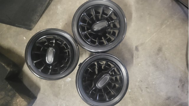 Решітка повітроводу ліва 9108303201 MERCEDES