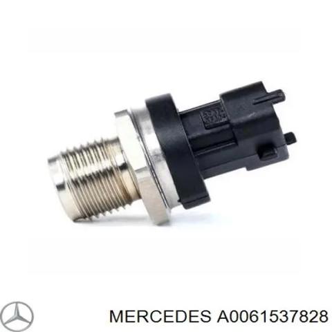 Регулятор тиску палива в паливній рейці A0061537828 MERCEDES